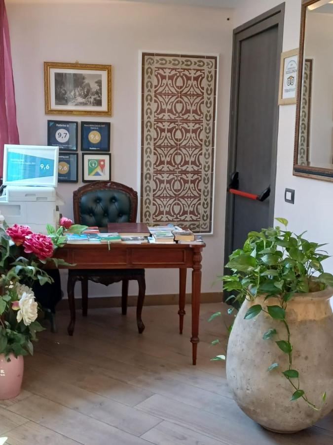 B&B Federico II Napels Buitenkant foto