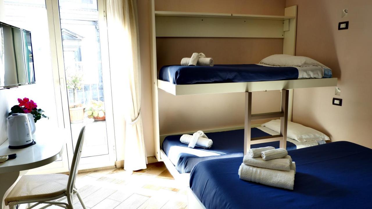 B&B Federico II Napels Buitenkant foto