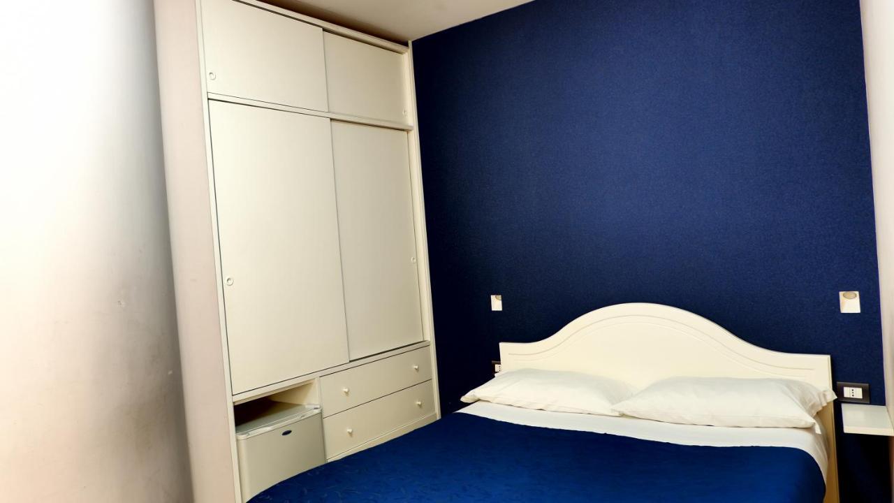 B&B Federico II Napels Buitenkant foto